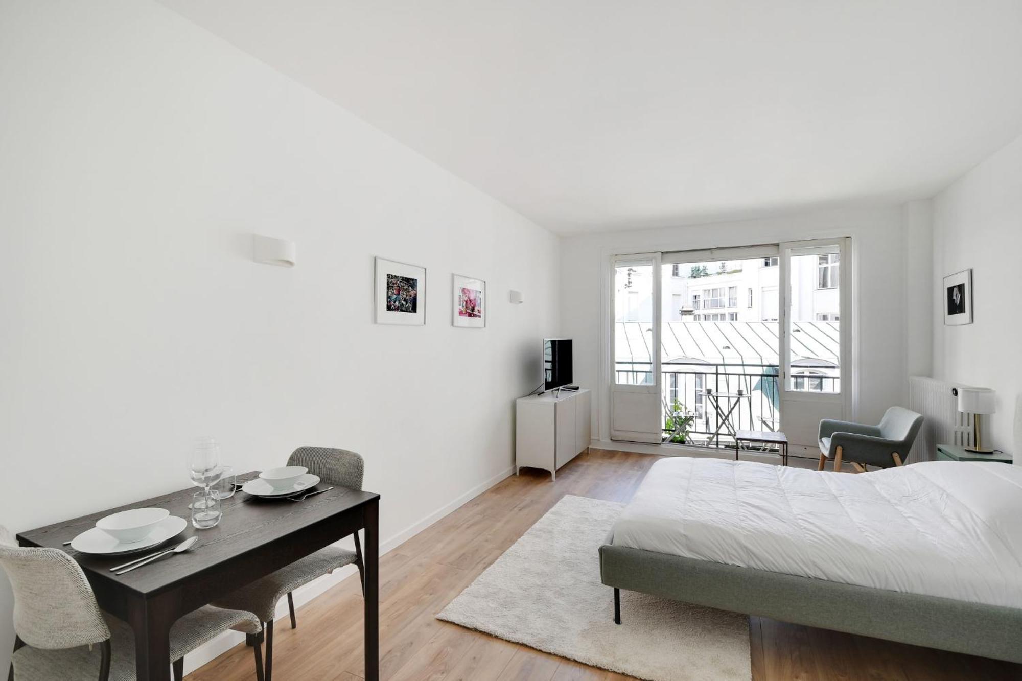Bright Studio For 2 - Champs-Elysees Παρίσι Εξωτερικό φωτογραφία