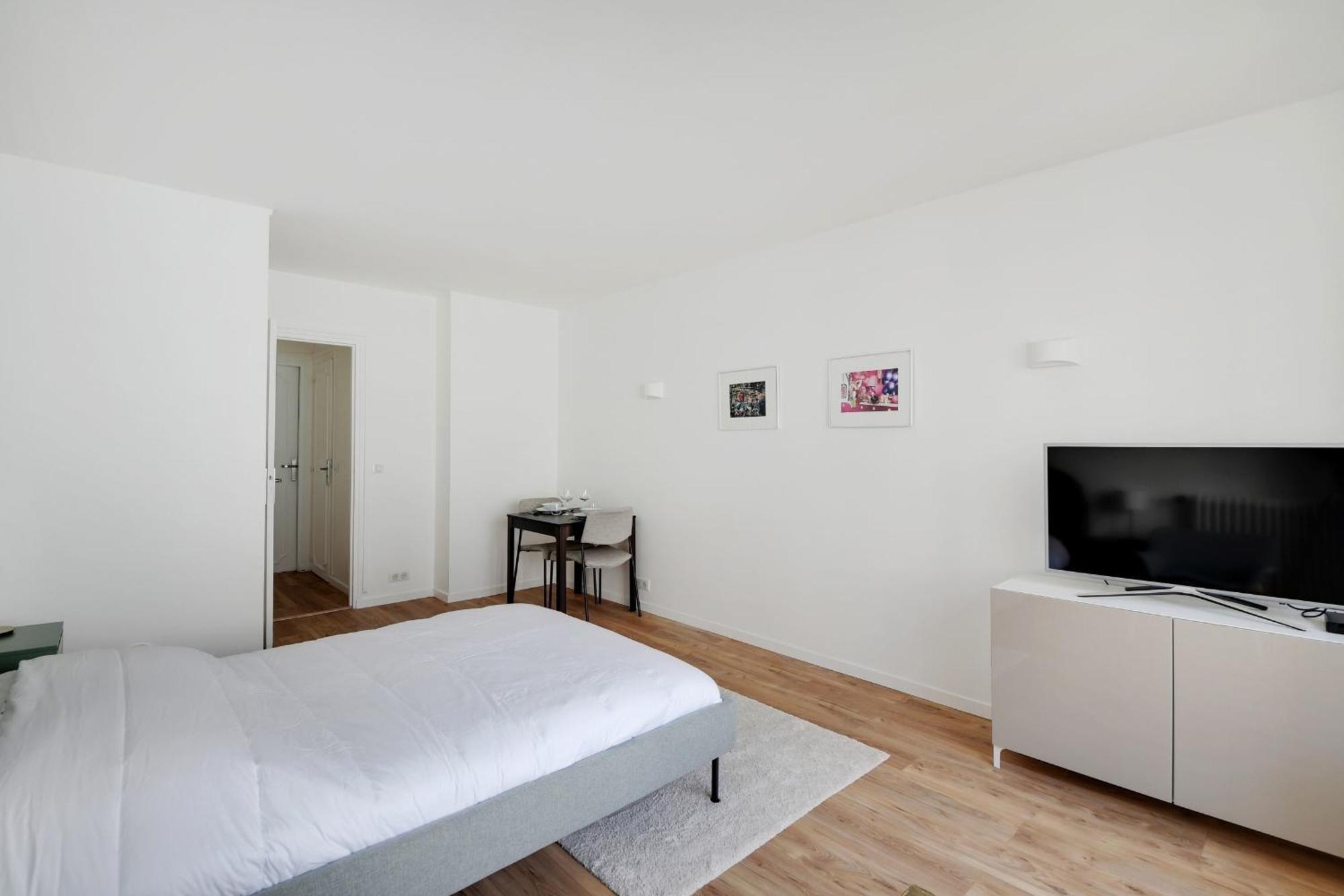 Bright Studio For 2 - Champs-Elysees Παρίσι Εξωτερικό φωτογραφία